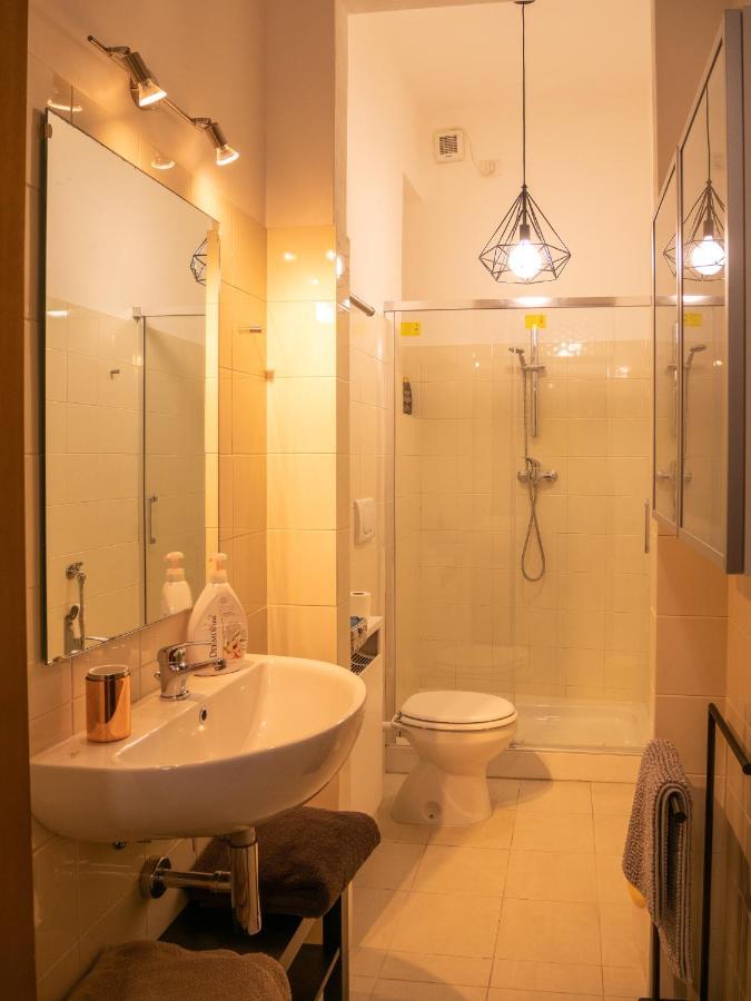 Chambers Short Rentals - Via Gezio Calini Brescia - 2 Studio Flats Экстерьер фото