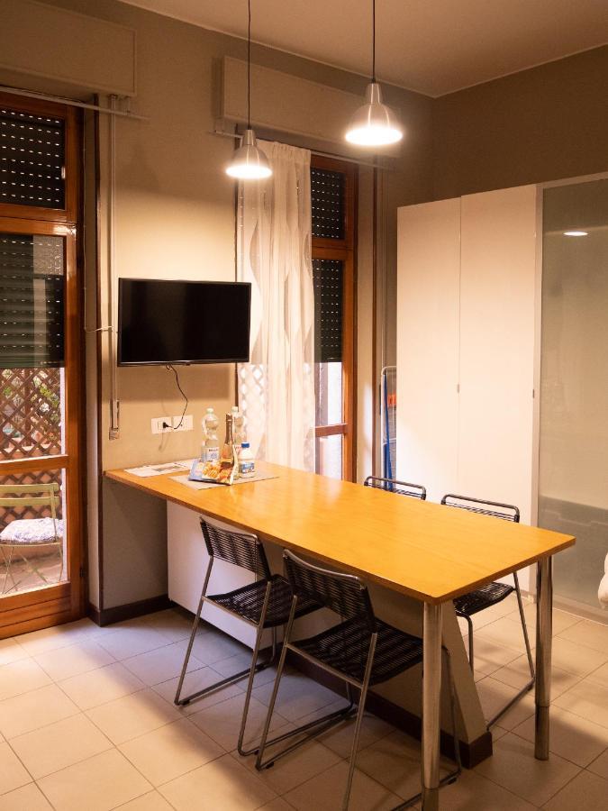 Chambers Short Rentals - Via Gezio Calini Brescia - 2 Studio Flats Экстерьер фото