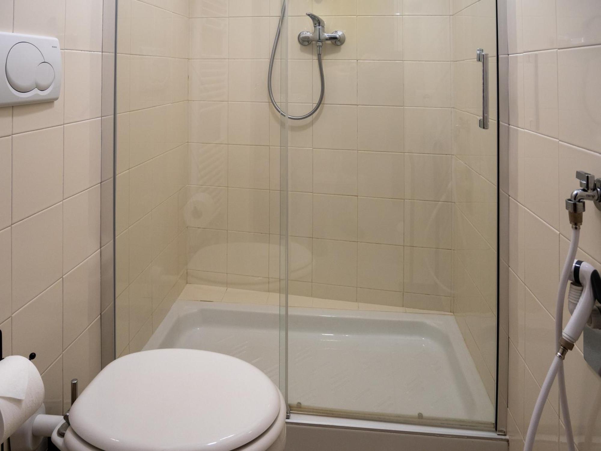 Chambers Short Rentals - Via Gezio Calini Brescia - 2 Studio Flats Экстерьер фото